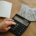 записи расходов и лимитов рядом с калькулятором