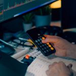 изучение календаря и заметок перед выбором матча