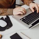 редактор группирует вопросы читателей по темам