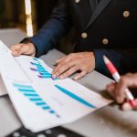 редакторы сверяют показатели рубрики за прошлый квартал