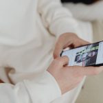 название матча и время начала видны на телефоне