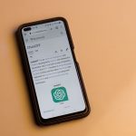 статья о матче открывается на экране телефона