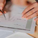 редактор отмечает игровые дни в календаре